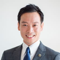 南出 賢一 の写真